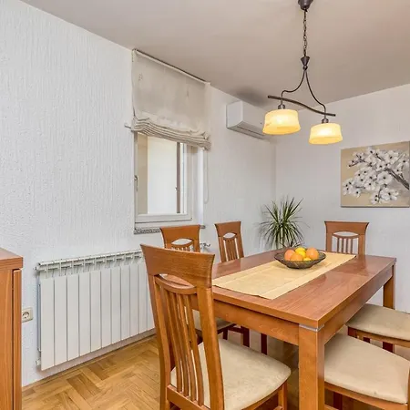 Apartment Oliva Radmani